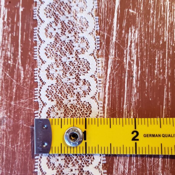 Ivory Leaver lace 1.25 inch x 12 yards - Picture 3 of 6